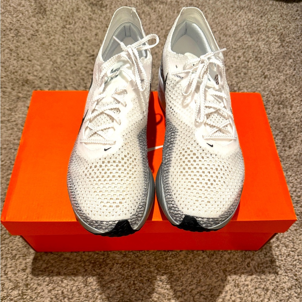LIKE NEW!!! Men’s Size 12 Nike Vaporfly 3!